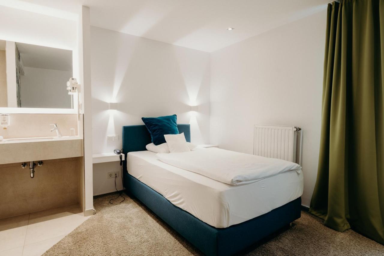 Hotel Crystal Σααρμπρύκεν Εξωτερικό φωτογραφία