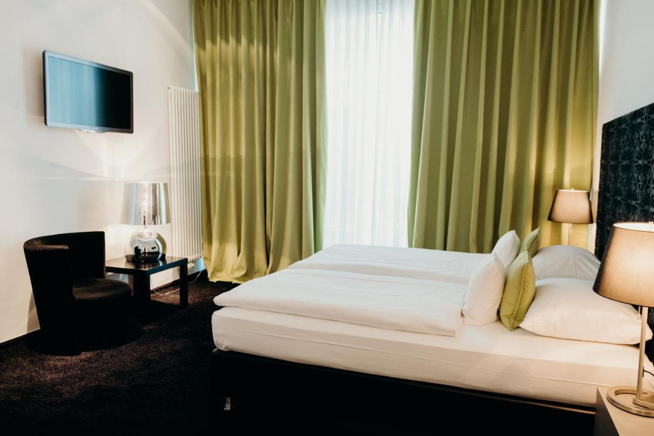 Hotel Crystal Σααρμπρύκεν Εξωτερικό φωτογραφία