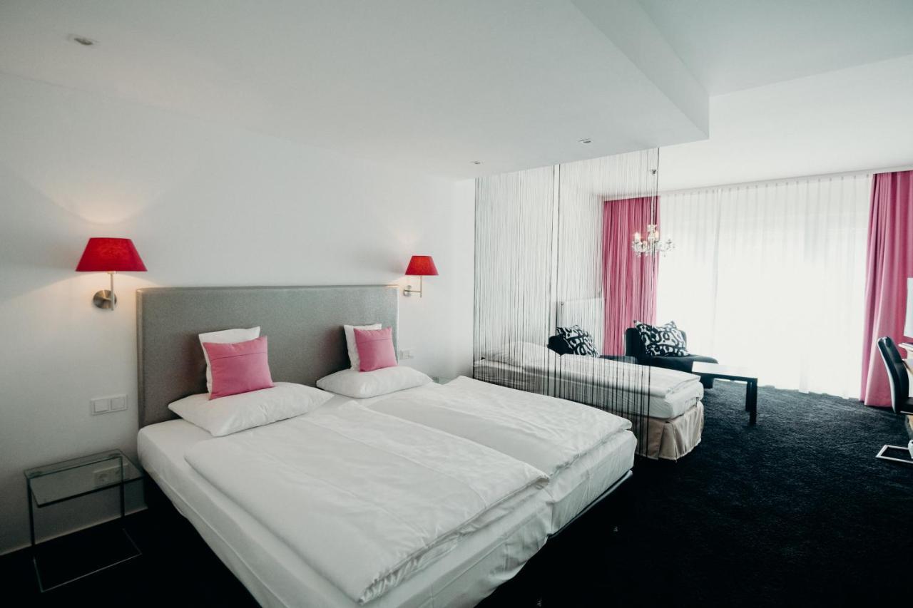 Hotel Crystal Σααρμπρύκεν Εξωτερικό φωτογραφία