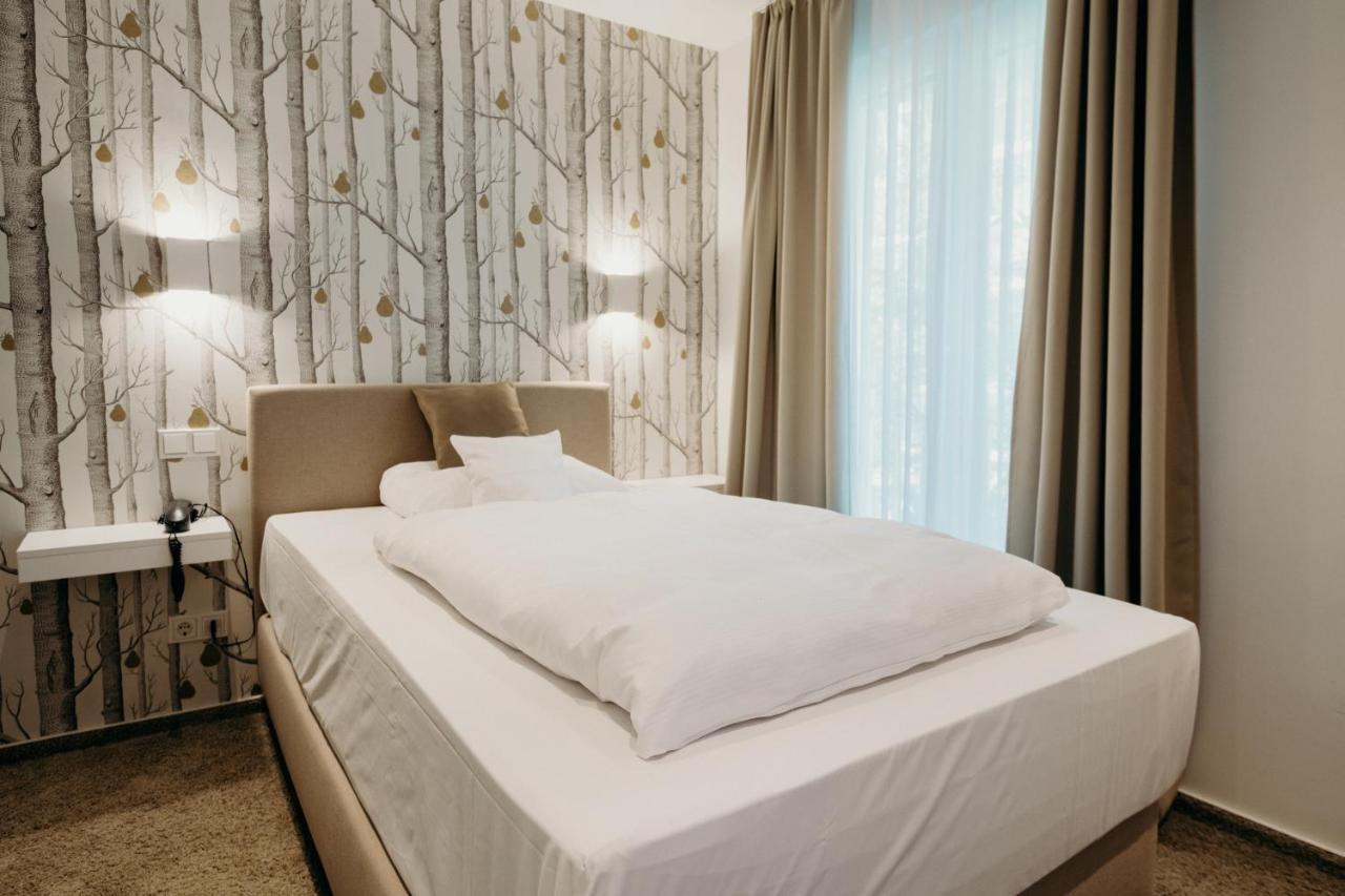 Hotel Crystal Σααρμπρύκεν Εξωτερικό φωτογραφία