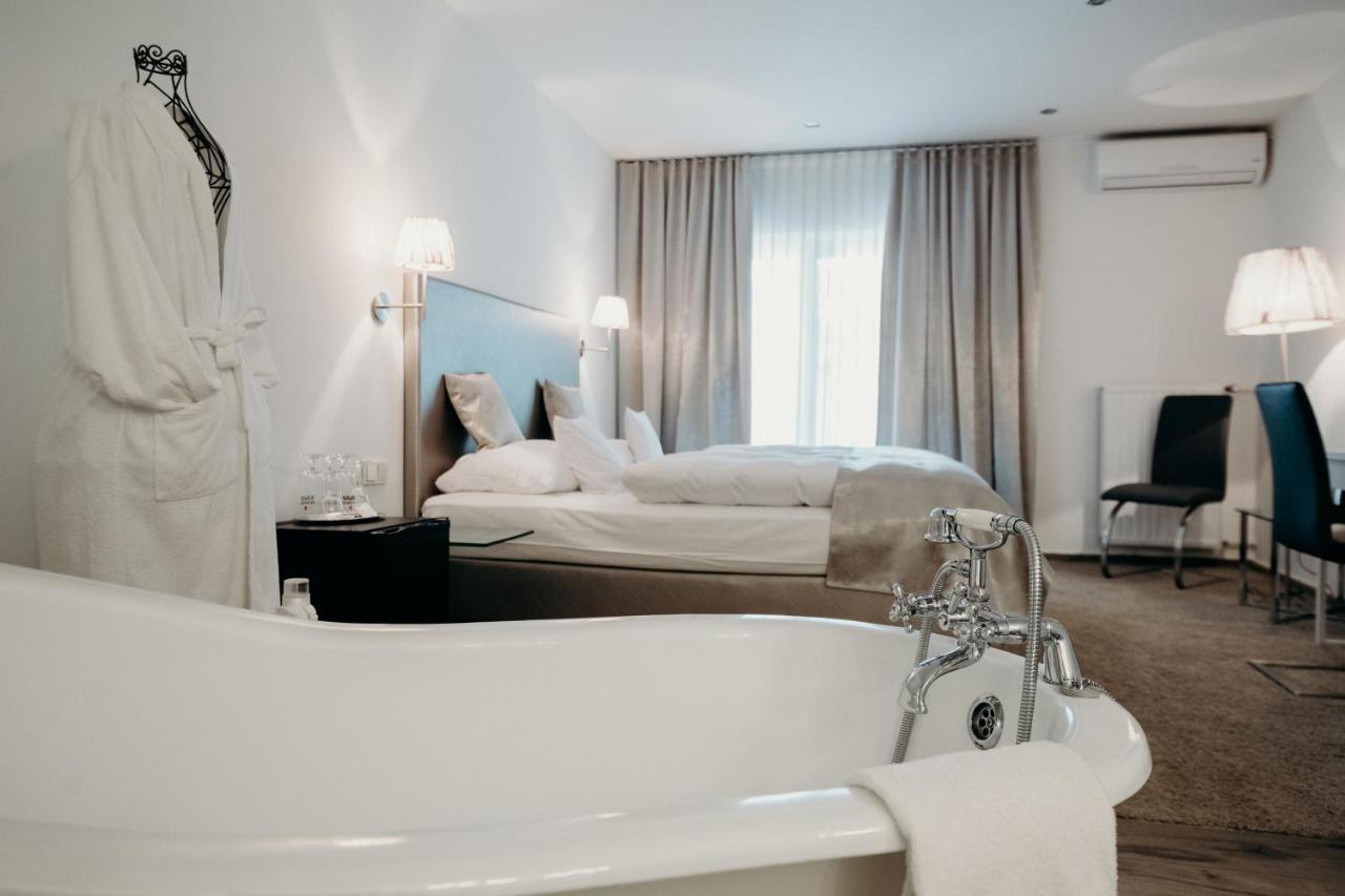 Hotel Crystal Σααρμπρύκεν Εξωτερικό φωτογραφία